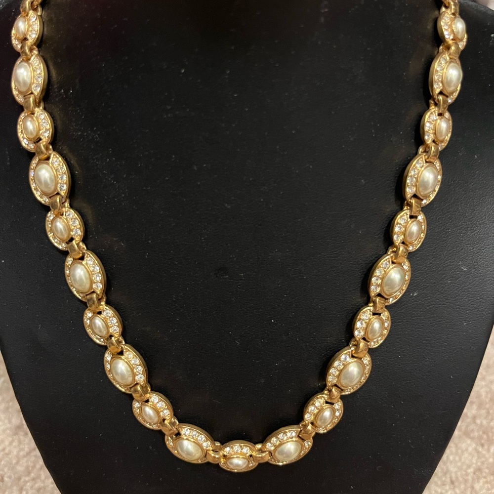 Pearl and gold necklace